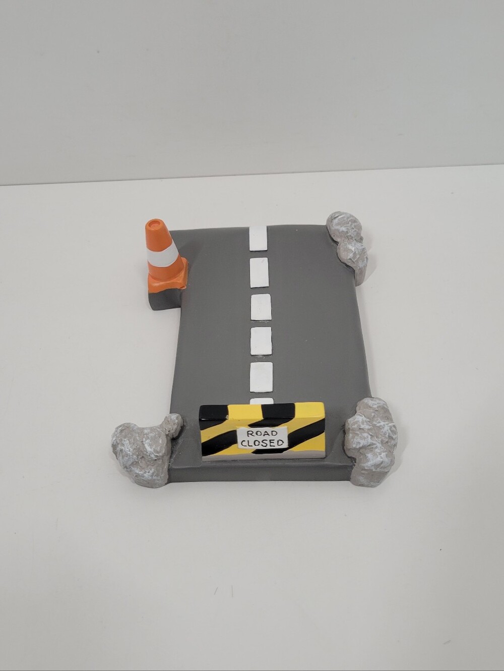 DREAM FACTORY Road Construction Kids Bathroom Soap Dish Or Cake Topper